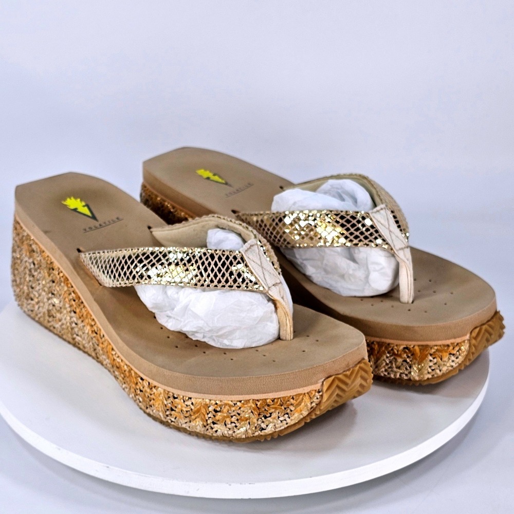 Volatile Womens Gold Snakeskin Platform Wedge Thong Sandals Size 9 Y2K Boho